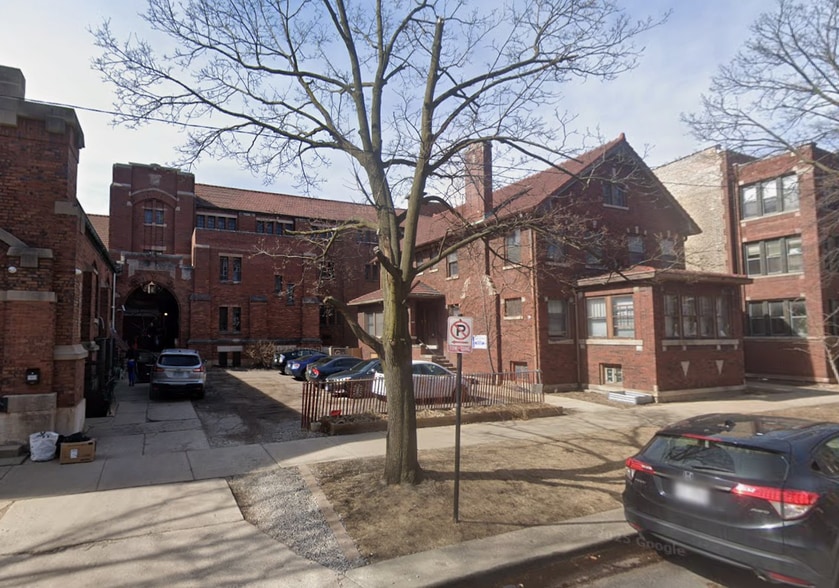 More Photos Of 1232 W Thorndale Ave, Chicago Schools For Sale