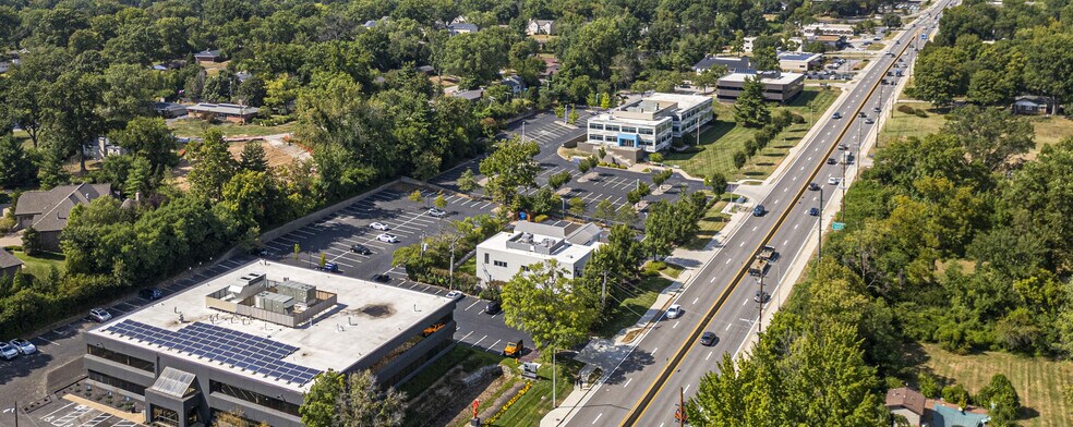 More Photos Of 105 N Lindbergh Blvd, Creve Coeur General Retail For Sale