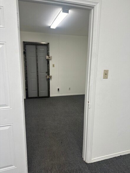 More Photos Of 5498 W Mission Blvd, Ontario Industrial For Sale