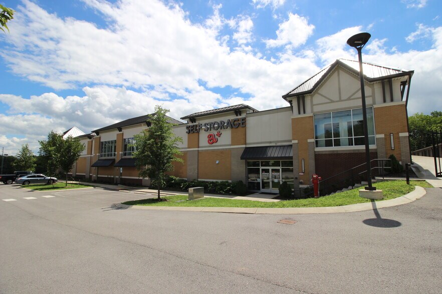 More Photos Of 757 W Northfield Blvd, Murfreesboro Self Storage For Sale