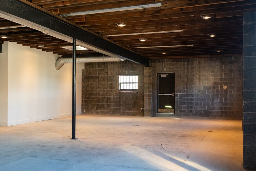 More Photos Of 416 3rd St, Petersburg Loft Creative Space For Lease