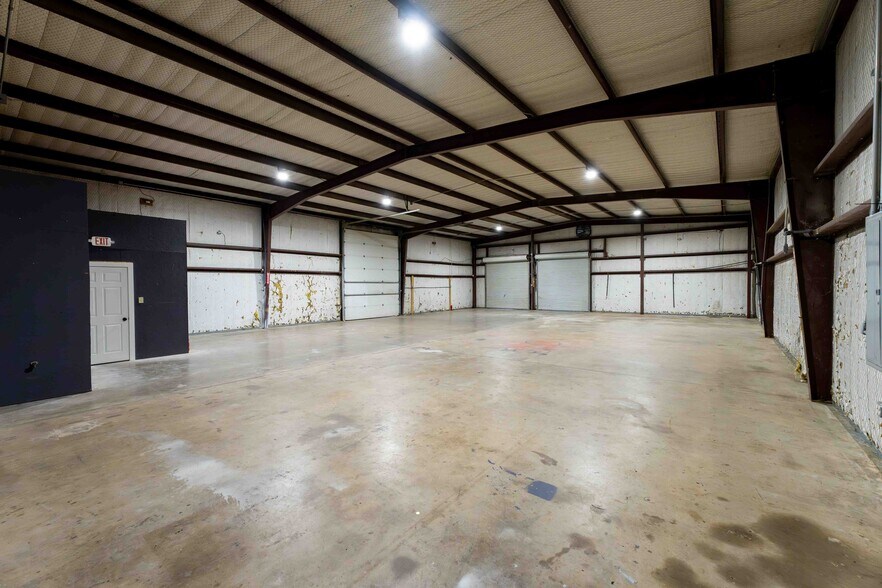 More Photos Of 5223 Industrial Dr, Sherman Office For Lease