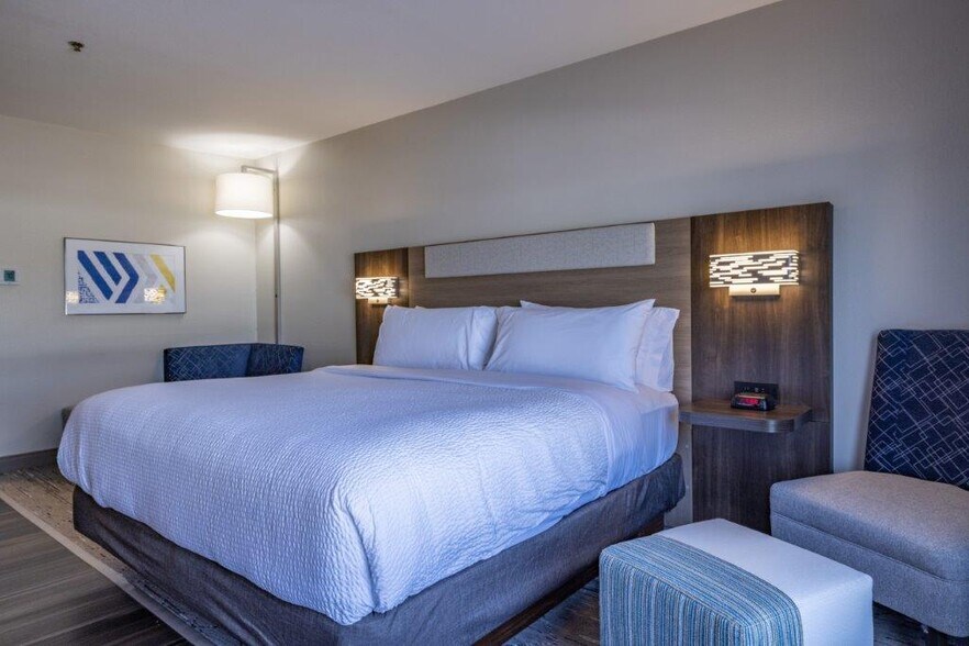 More Photos Of 5696 I 49 N Service Rd, Opelousas Hotel For Sale