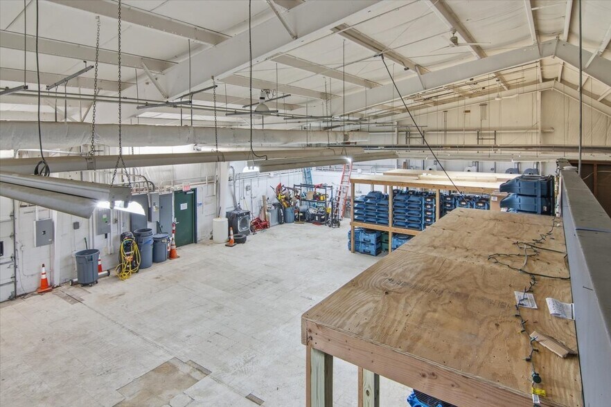 More Photos Of 2 Wilson Dr, Sparta Warehouse For Lease