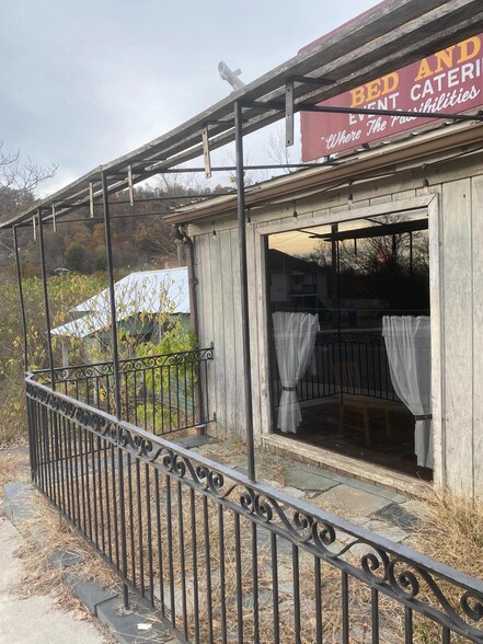 More Photos Of 121 Main St, Lovingston Restaurant For Sale