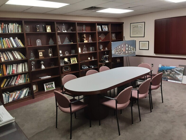 More Photos Of 200 Highpoint Dr, Chalfont Office For Sale