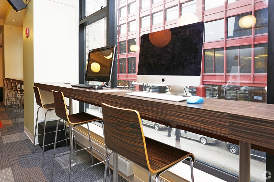 More Photos Of 59 E Van Buren St, Chicago Apartments For Lease