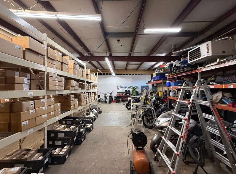 More Photos Of 5588 W River Dr, Comstock Park Manufacturing For Lease