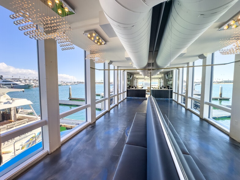 More Photos Of 2406 Newport Blvd, Newport Beach General Retail For Lease