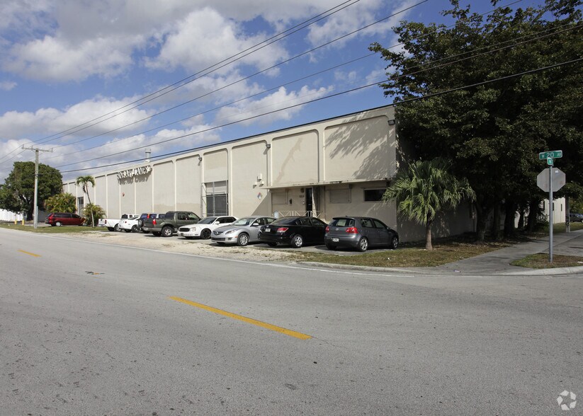 More Photos Of 7215 W 20th Ave, Hialeah Manufacturing For Lease