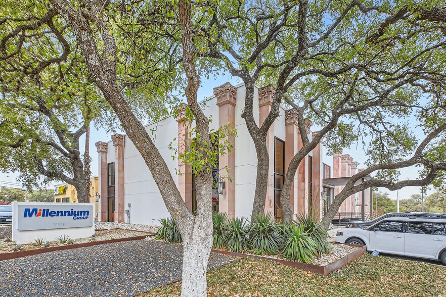 More Photos Of 10919 Wurzbach Rd, San Antonio Office For Sale