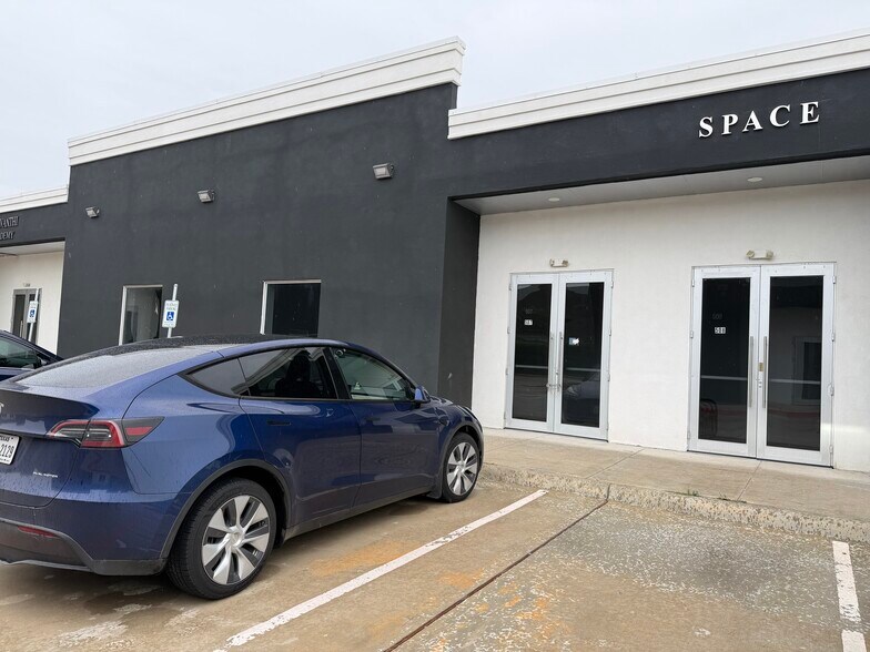 More Photos Of 26621 Field Cook Rd, Katy Office For Lease