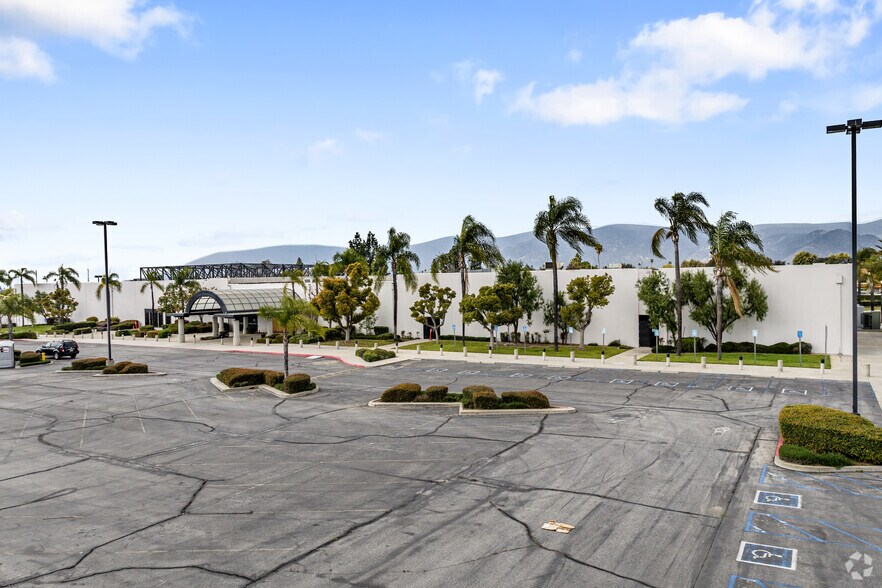 More Photos Of 1211 E Badillo St, West Covina Distribution For Lease