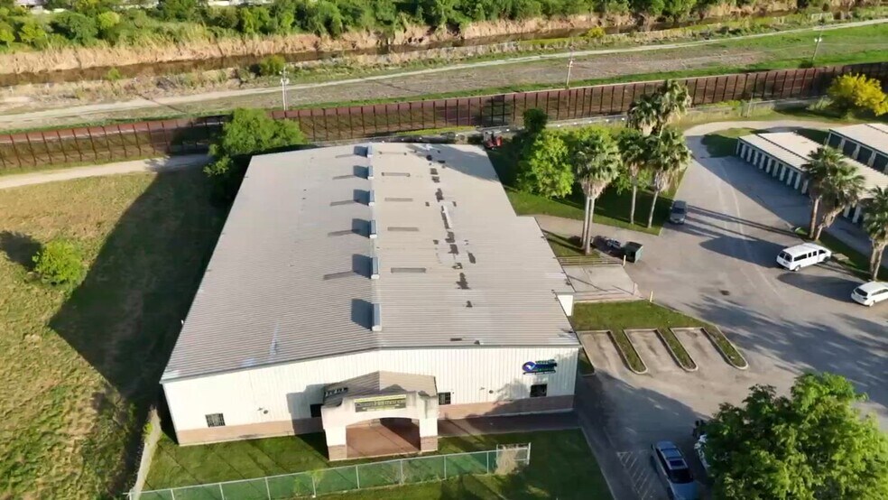 More Photos Of 36 Sam Pearl Blvd, Brownsville Self Storage For Sale