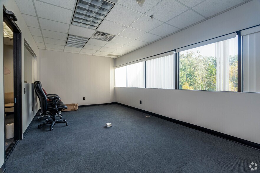 More Photos Of 181 New Rd, Parsippany Office For Lease