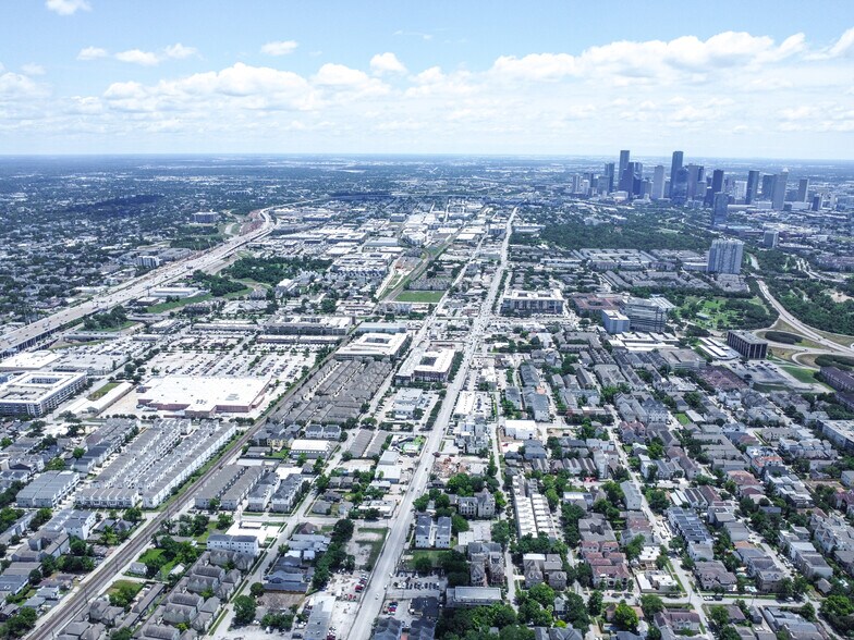 More Photos Of 4000 Washington, Houston Office For Sale