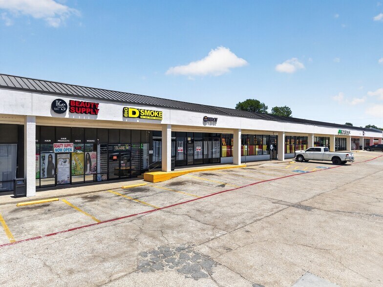 More Photos Of 8440-8474 Camp Bowie West Blvd, Fort Worth Unknown For Lease