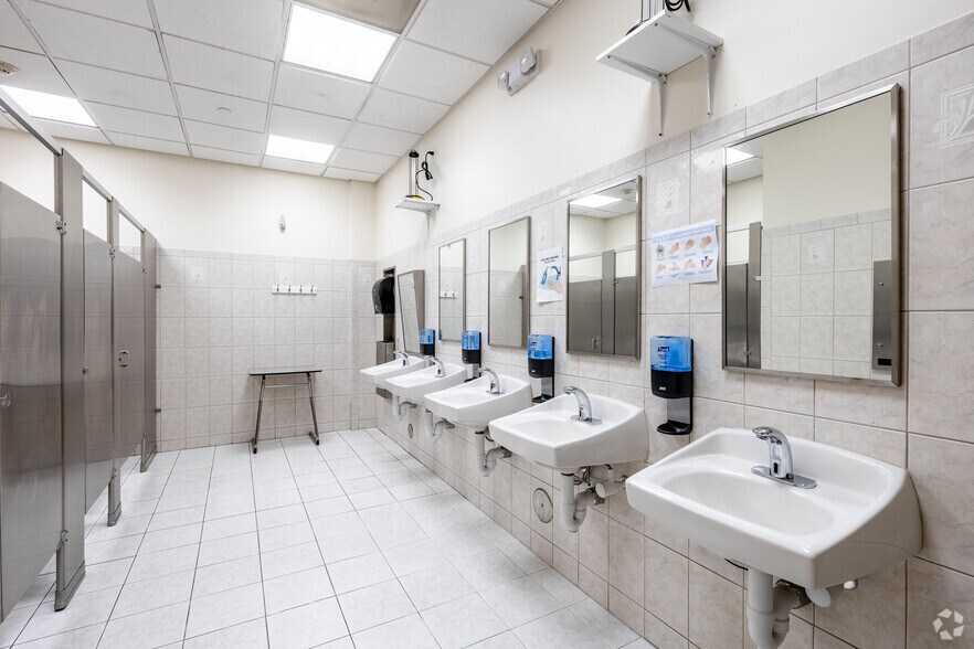 More Photos Of 64 E Midland Ave, Paramus Office For Lease