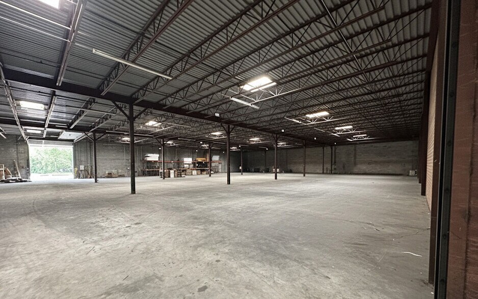 More Photos Of 702 Prospect St, High Point Warehouse For Lease