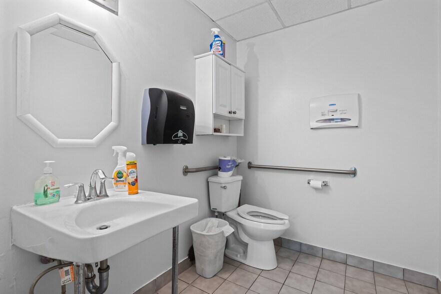 More Photos Of 75A New Brunswick Ave, Perth Amboy Office For Lease