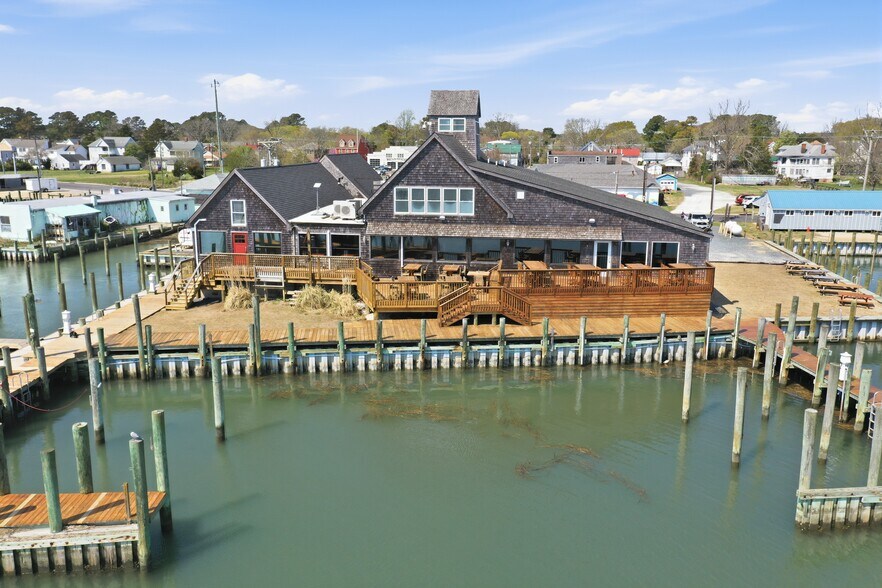 More Photos Of 17 Atlantic Ave, Wachapreague Restaurant For Sale