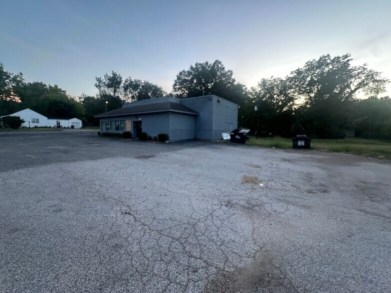 More Photos Of 3145 N Watkins St, Memphis General Retail For Sale