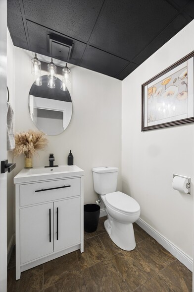 More Photos Of 414 Plaza Dr, Westmont Office For Sale