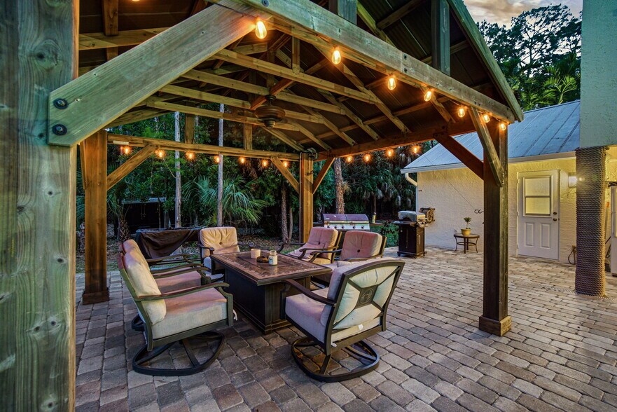 More Photos Of 4120 3rd Ave NW, Naples Apartments For Sale