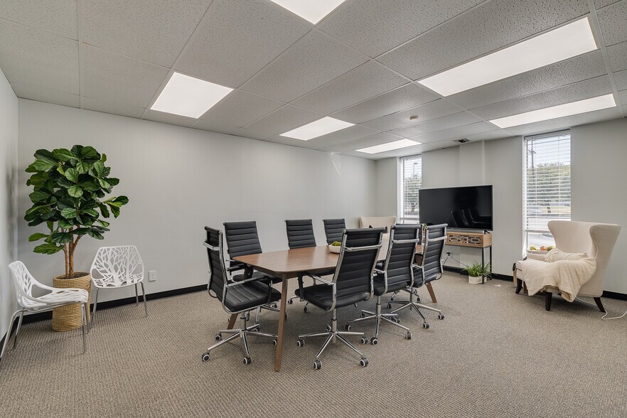 More Photos Of 4925 Davis Blvd, Fort Worth Office For Lease