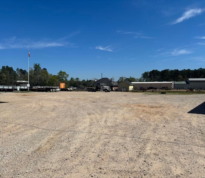 More Photos Of 13046 Highway 105 E, Conroe Industrial For Lease