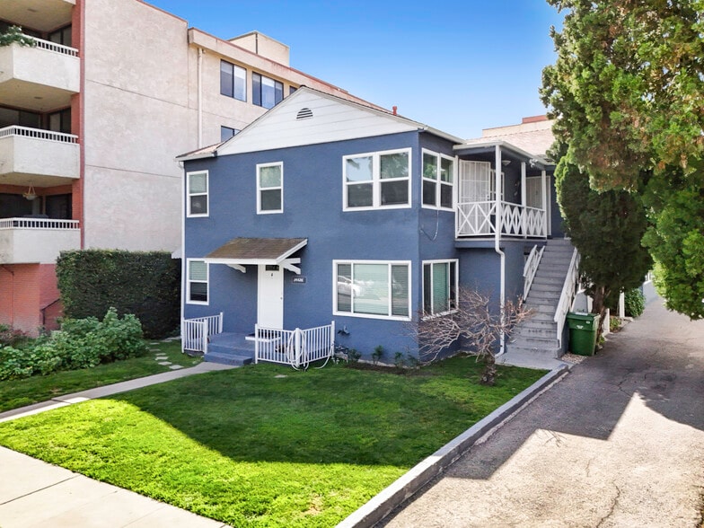 Primary Photo Of 14524-14530 Dickens St, Sherman Oaks Apartments For Sale