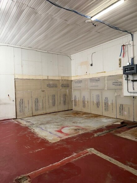 More Photos Of 73-75 Burlews Ct, Hackensack Warehouse For Lease