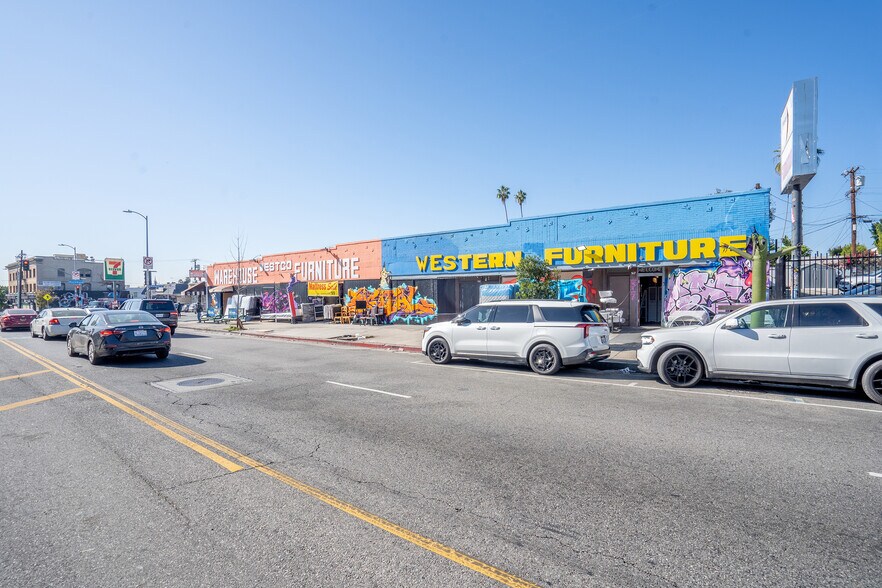 More Photos Of 4907 Maplewood Ave, Los Angeles Freestanding For Sale