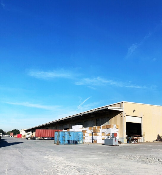 More Photos Of 555 Gellhorn Dr, Houston Manufacturing For Lease