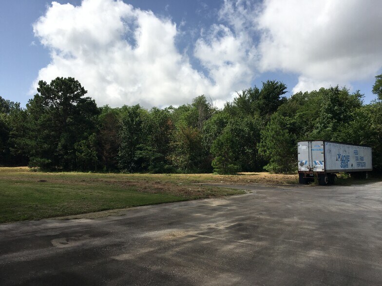 More Photos Of 427 S Glenwood Blvd, Tyler Warehouse For Sale
