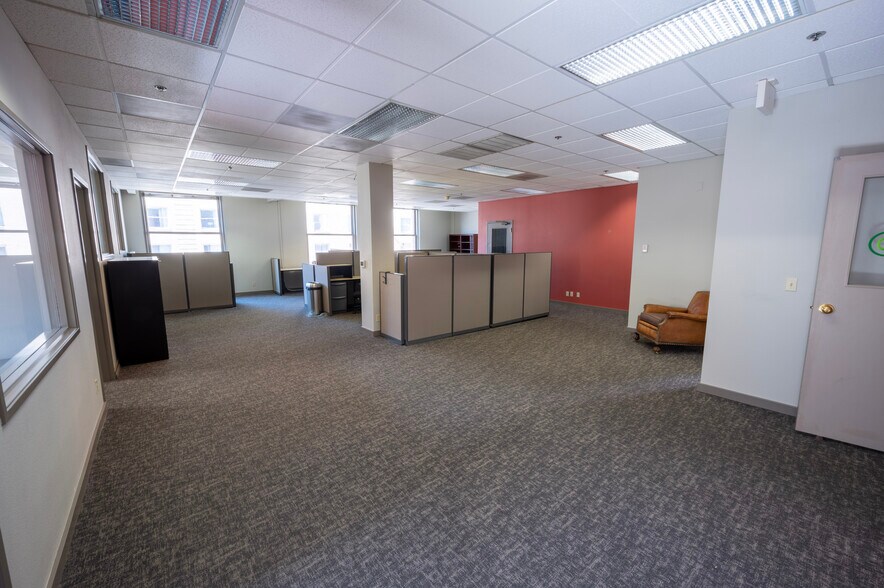 More Photos Of 221-277 SW Pine St, Portland Office For Sale