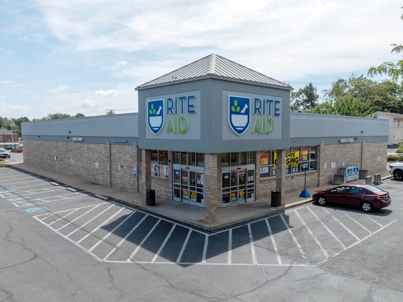 Primary Photo Of 825 E Chestnut St, Lancaster Unknown For Lease