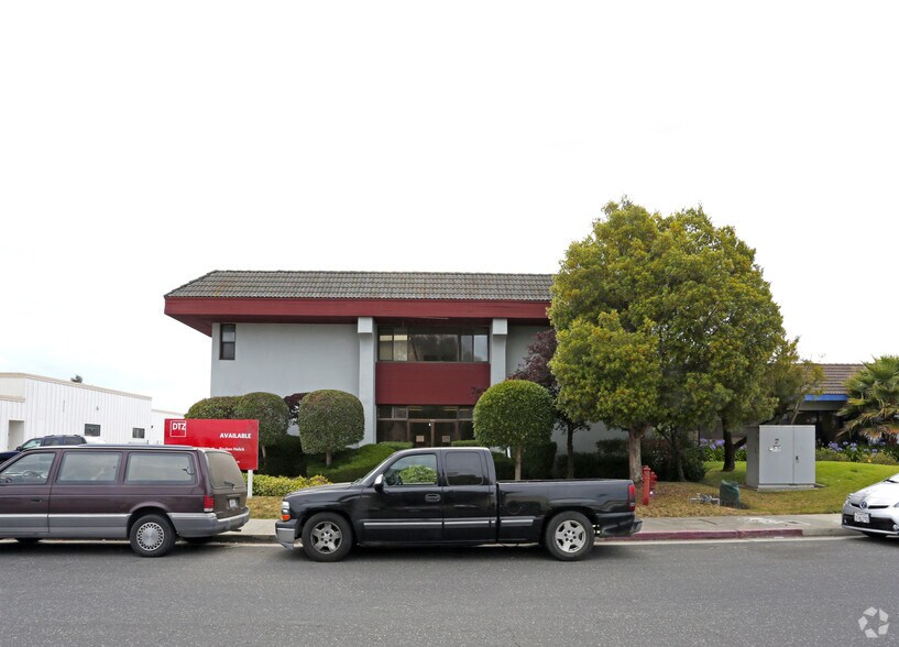 More Photos Of 81 Hangar Way, Watsonville Warehouse For Lease