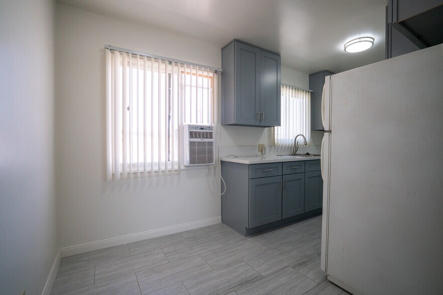 More Photos Of 1116 West Ave, Fullerton Apartments For Sale