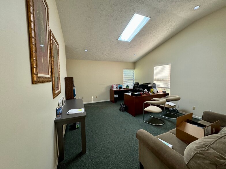 More Photos Of 6550-6564 S US Highway 1, Port Saint Lucie Office For Lease