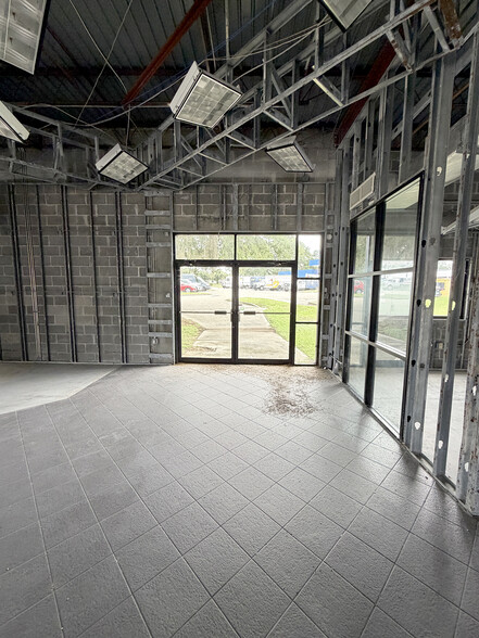 More Photos Of 2419 W Tennessee St, Tallahassee Auto Dealership For Lease