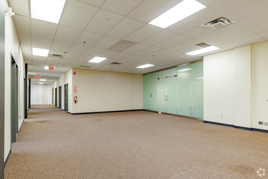 More Photos Of 3450 Harvester Rd, Burlington Light Manufacturing For Lease