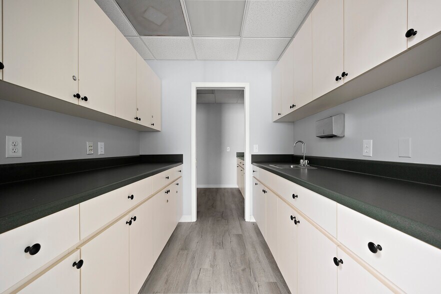 More Photos Of 1283 SW Sr-47, Lake City Medical For Lease