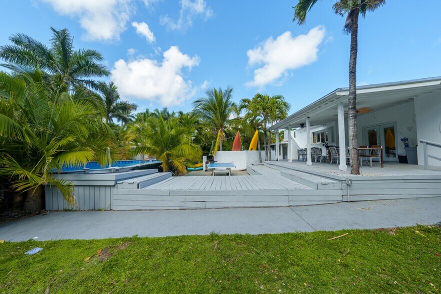 More Photos Of 701 Hollywood Blvd, Hollywood Apartments For Sale