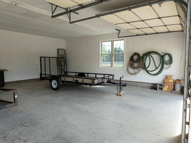 More Photos Of 471 Osborne St, Keysville Warehouse For Sale