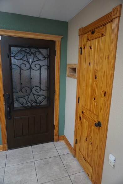 More Photos Of 902 Kck Way, Cedar Hill Distribution For Sale