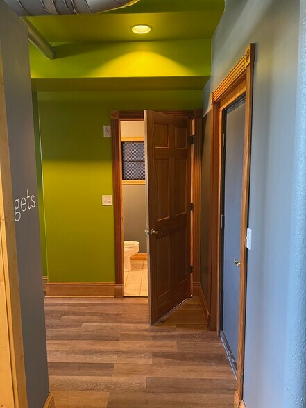 More Photos Of 2303 Charles St, Rockford Loft Creative Space For Sale