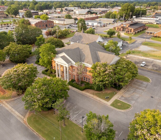 More Photos Of 201 E Dr Hicks Blvd, Florence Medical For Sale