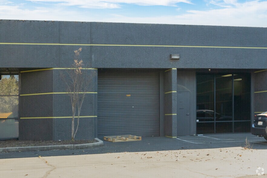 More Photos Of 3017 Kilgore Rd, Rancho Cordova Flex For Lease