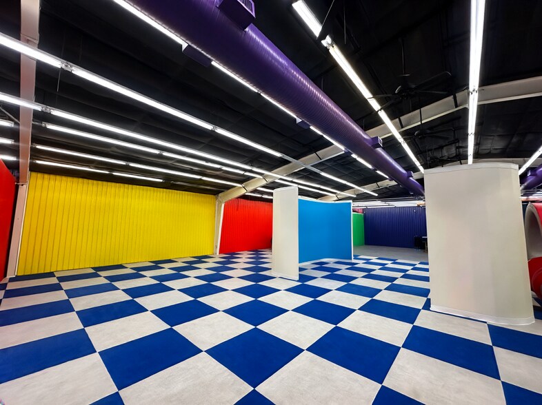 More Photos Of 1502 Durham Dr, Houston Freestanding For Lease